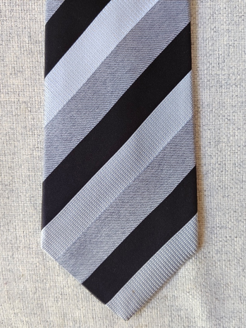 Kiton Napoli Tie Mens Silver Gray Black Silk Striped Textured Luxury Italy Made